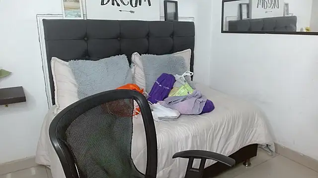 vaness weet online show from 09.29.25