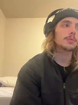 Snapshot of trippyski chatting on 02.03.25 trippyski online show from 02.03.25