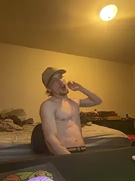 Snapshot of trippyski chatting on 04.14.26 trippyski online show from 04.14.26