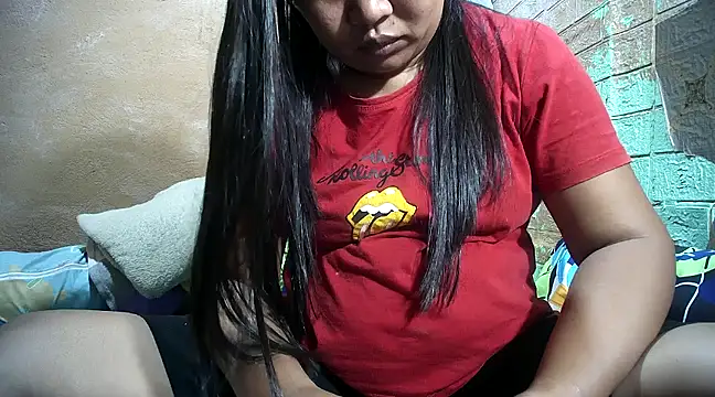 Snapshot of sweethotmom chatting on 02.07.25 sweethotmom online show from 02.07.25