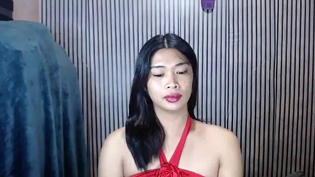 Snapshot of Maria-Moore chatting on 10.12.25 Maria-Moore online show from 10.12.25