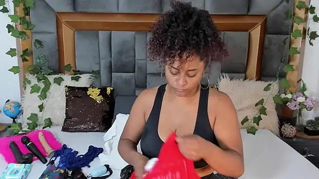 BellaKarla online show from 03.18.25