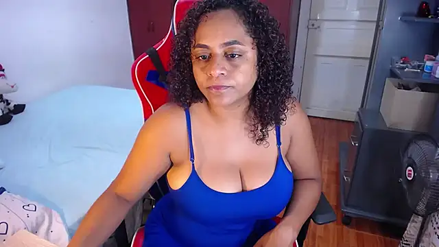 Snapshot of BellaKarla chatting on 03.08.26 BellaKarla online show from 03.08.26