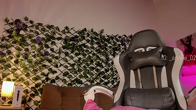 annie barozzi online show from 02.10.25