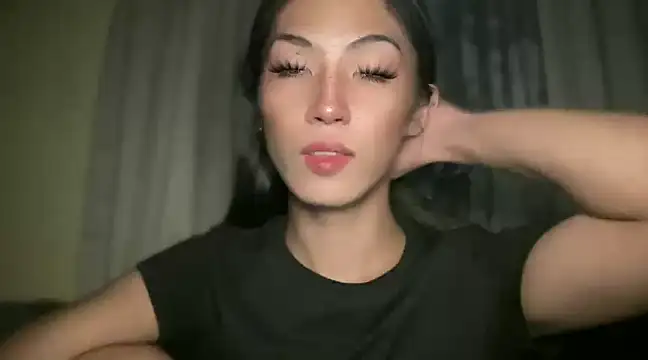 Bella Gordon online show from 12.22.24