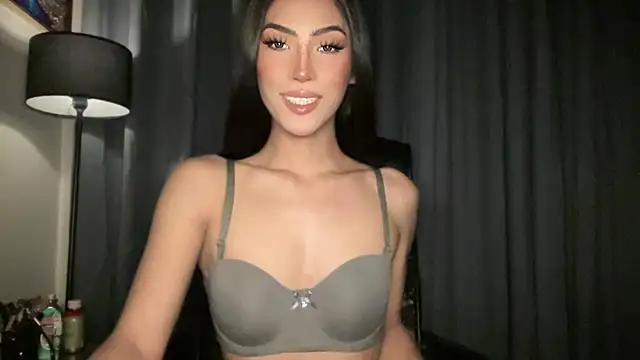 Bella Gordon online show from 09.13.25