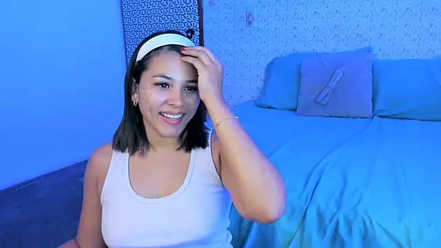 Snapshot of caylinhot7 chatting on 10.17.25 caylinhot7 online show from 10.17.25