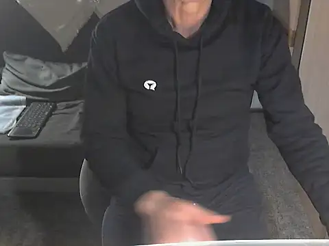 Snapshot of kiam471 chatting on 12.04.24 kiam471 online show from 12.04.24