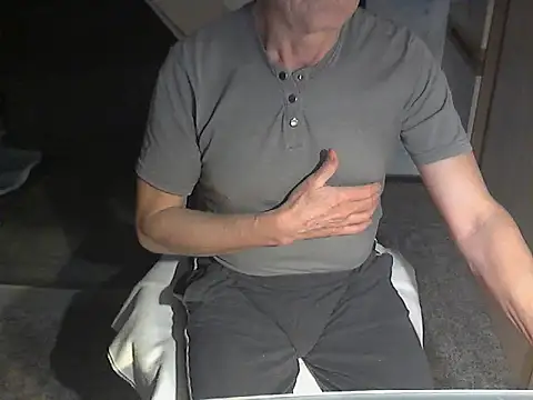 Snapshot of kiam471 chatting on 12.10.24 kiam471 online show from 12.10.24