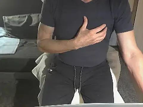 Snapshot of kiam471 chatting on 01.04.25 kiam471 online show from 01.04.25