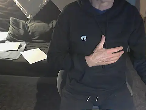 Snapshot of kiam471 chatting on 02.12.25 kiam471 online show from 02.12.25