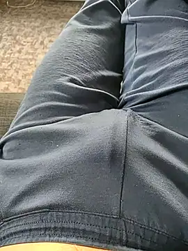 Snapshot of kiam471 chatting on 10.31.25 kiam471 online show from 10.31.25