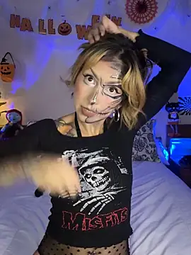 Cinamoonn online show from 10.26.25