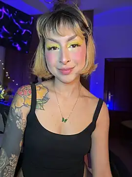 Cinamoonn online show from 04.23.26