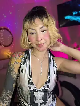Cinamoonn online show from 04.28.26