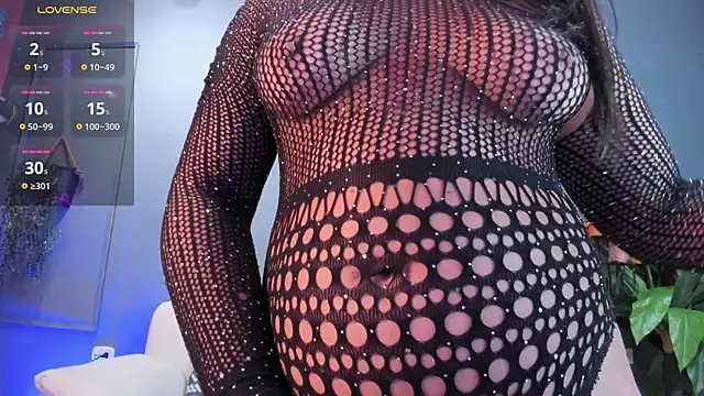 mensia hernandz online show from 02.18.25