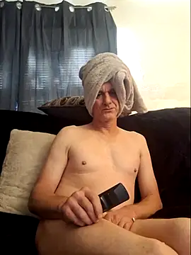 Snapshot of Wanking_Wiggiler chatting on 10.19.25 Wanking Wiggiler online show from 10.19.25