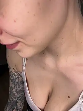  D Love  online show from 12.26.24