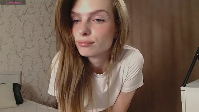 Snapshot of ly_lydia chatting on 06.15.26 ly lydia online show from 06.15.26