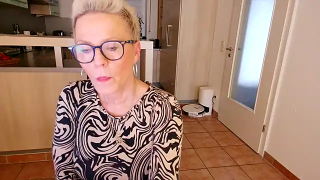 German Milf online show from 01.06.25