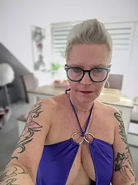 German Milf online show from 03.03.25