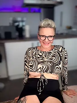 German Milf online show from 10.07.25