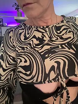 German Milf online show from 11.18.25