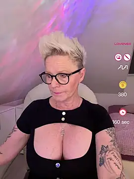 German Milf online show from 04.29.26