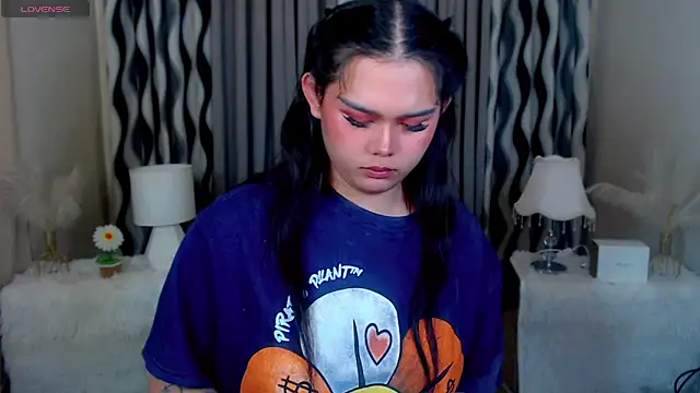 Snapshot of Ella_Fantasiax chatting on 10.19.25 Ella Fantasiax online show from 10.19.25