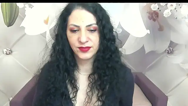 Snapshot of SweetArtemis chatting on 02.07.25 SweetArtemis online show from 02.07.25