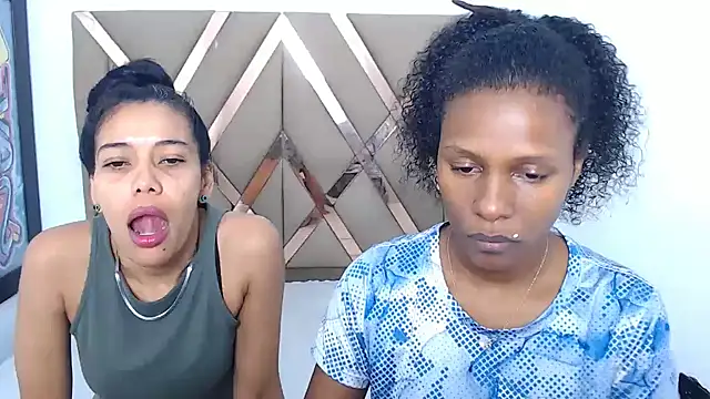 Snapshot of lizeth_keilyn chatting on 06.08.26 lizeth keilyn online show from 06.08.26