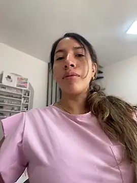 daniela henao online show from 04.23.26