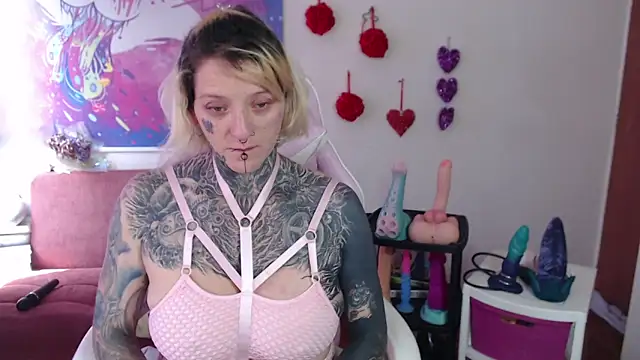 Snapshot of SLOPPYTITSS chatting on 02.17.25 SLOPPYTITSS online show from 02.17.25