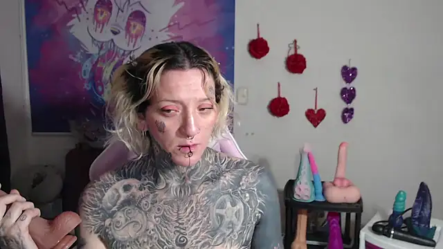 Snapshot of SLOPPYTITSS chatting on 02.22.25 SLOPPYTITSS online show from 02.22.25