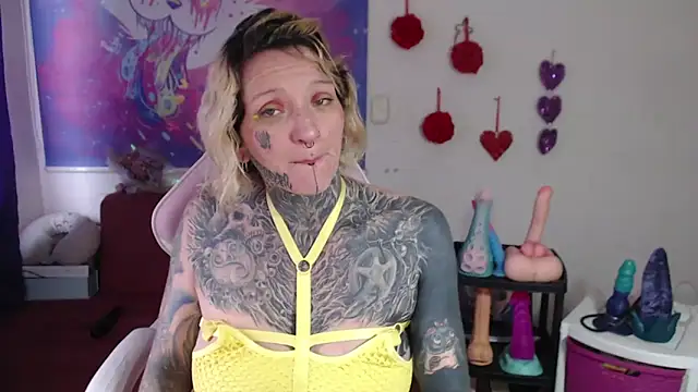 Snapshot of SLOPPYTITSS chatting on 02.23.25 SLOPPYTITSS online show from 02.23.25