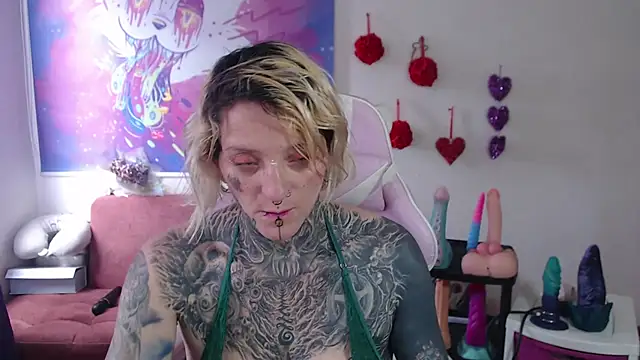 Snapshot of SLOPPYTITSS chatting on 02.24.25 SLOPPYTITSS online show from 02.24.25