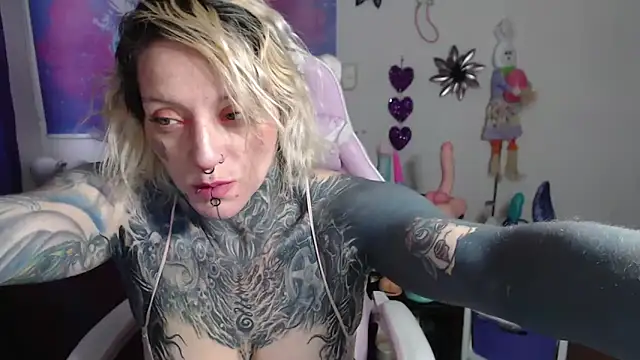 Snapshot of SLOPPYTITSS chatting on 03.12.25 SLOPPYTITSS online show from 03.12.25