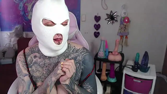 Snapshot of SLOPPYTITSS chatting on 03.22.25 SLOPPYTITSS online show from 03.22.25