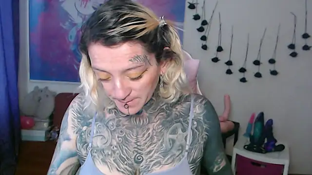 Snapshot of SLOPPYTITSS chatting on 09.28.25 SLOPPYTITSS online show from 09.28.25