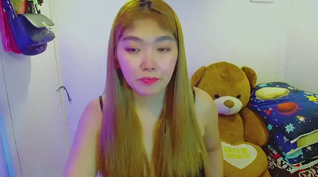 TR4NSCUTI3 online show from 02.02.25