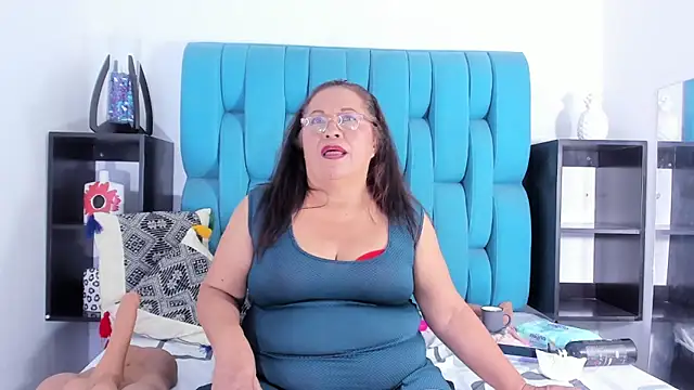 Snapshot of Keira_Lennox chatting on 03.08.25 Keira Lennox online show from 03.08.25