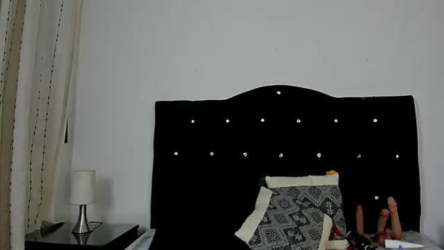 Snapshot of Keira_Lennox chatting on 10.01.25 Keira Lennox online show from 10.01.25