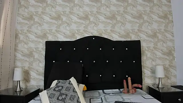 Snapshot of Keira_Lennox chatting on 10.17.25 Keira Lennox online show from 10.17.25