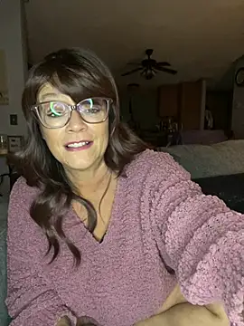 Snapshot of cowgirlc chatting on 02.26.25 cowgirlc online show from 02.26.25