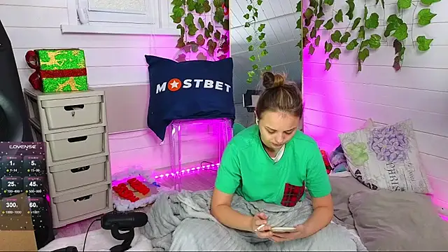 Misss Vikk online show from 01.09.25