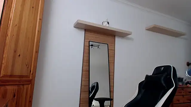 Snapshot of Lisakisss chatting on 03.06.25 Lisakisss online show from 03.06.25