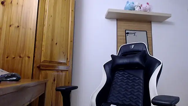 Snapshot of Lisakisss chatting on 09.27.25 Lisakisss online show from 09.27.25