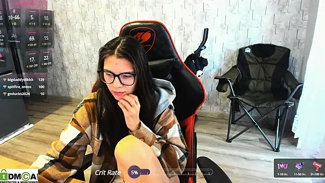 Snapshot of MollyLollipop chatting on 12.13.24 MollyLollipop online show from 12.13.24