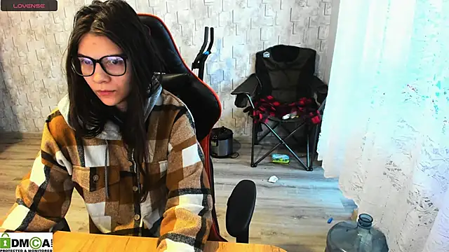 Snapshot of MollyLollipop chatting on 12.16.24 MollyLollipop online show from 12.16.24