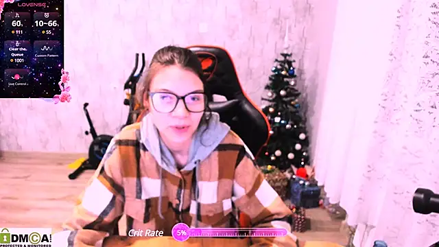 Snapshot of MollyLollipop chatting on 12.25.24 MollyLollipop online show from 12.25.24